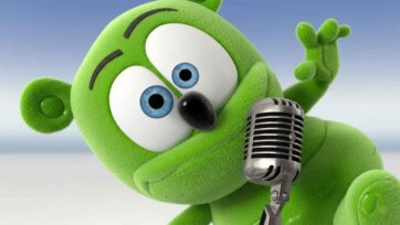 Green Gummy Bear Sings Fun Songs for Kids